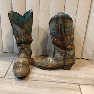 “Corral” Western Boots.